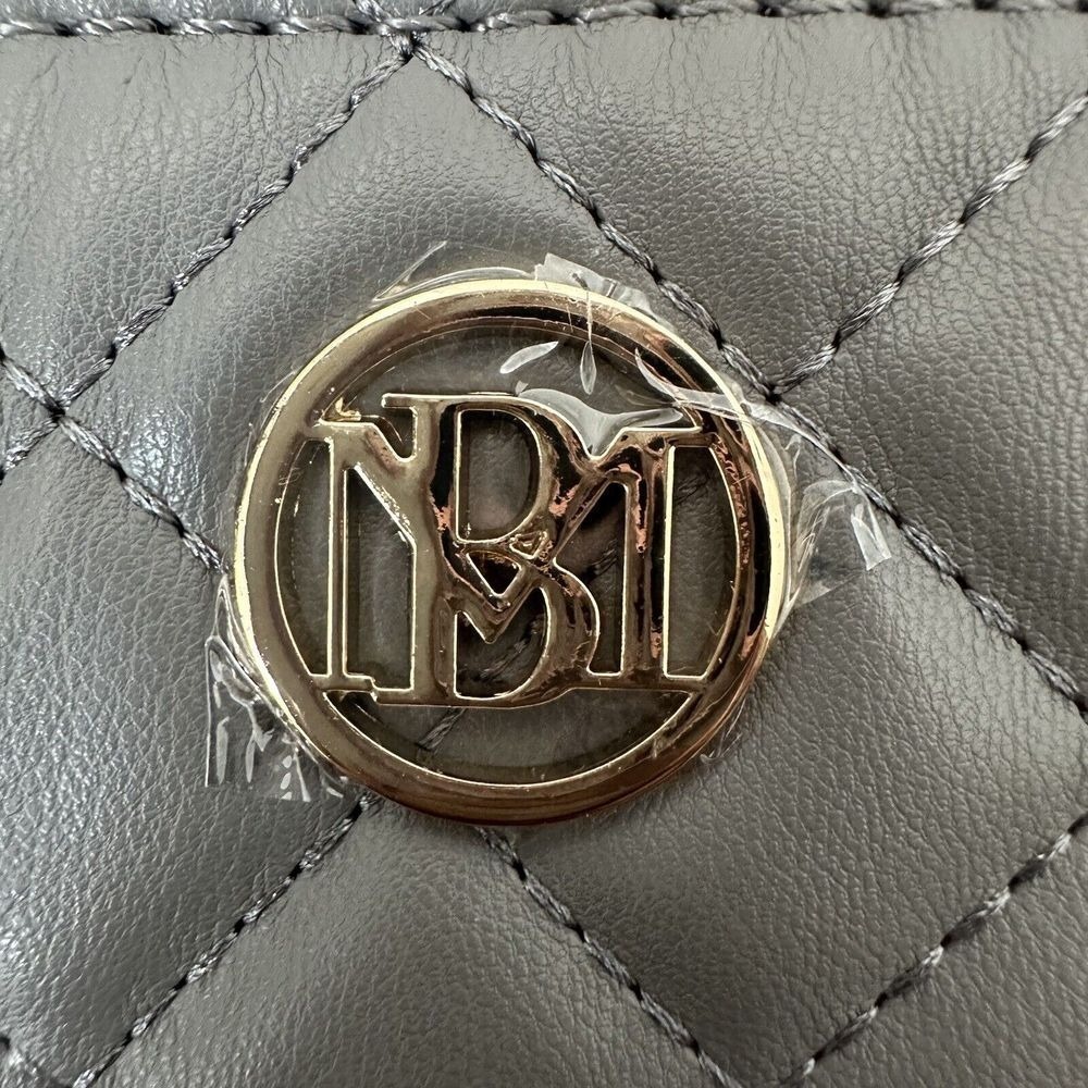 NWT Badgley Mischka Vegan Leather Quilted Wristlet Clutch Grey Gold-Tone Logo - Picture 6 of 6